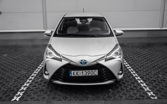 Toyota Yaris cena 51900 przebieg: 94800, rok produkcji 2018 z Sędziszów małe 137